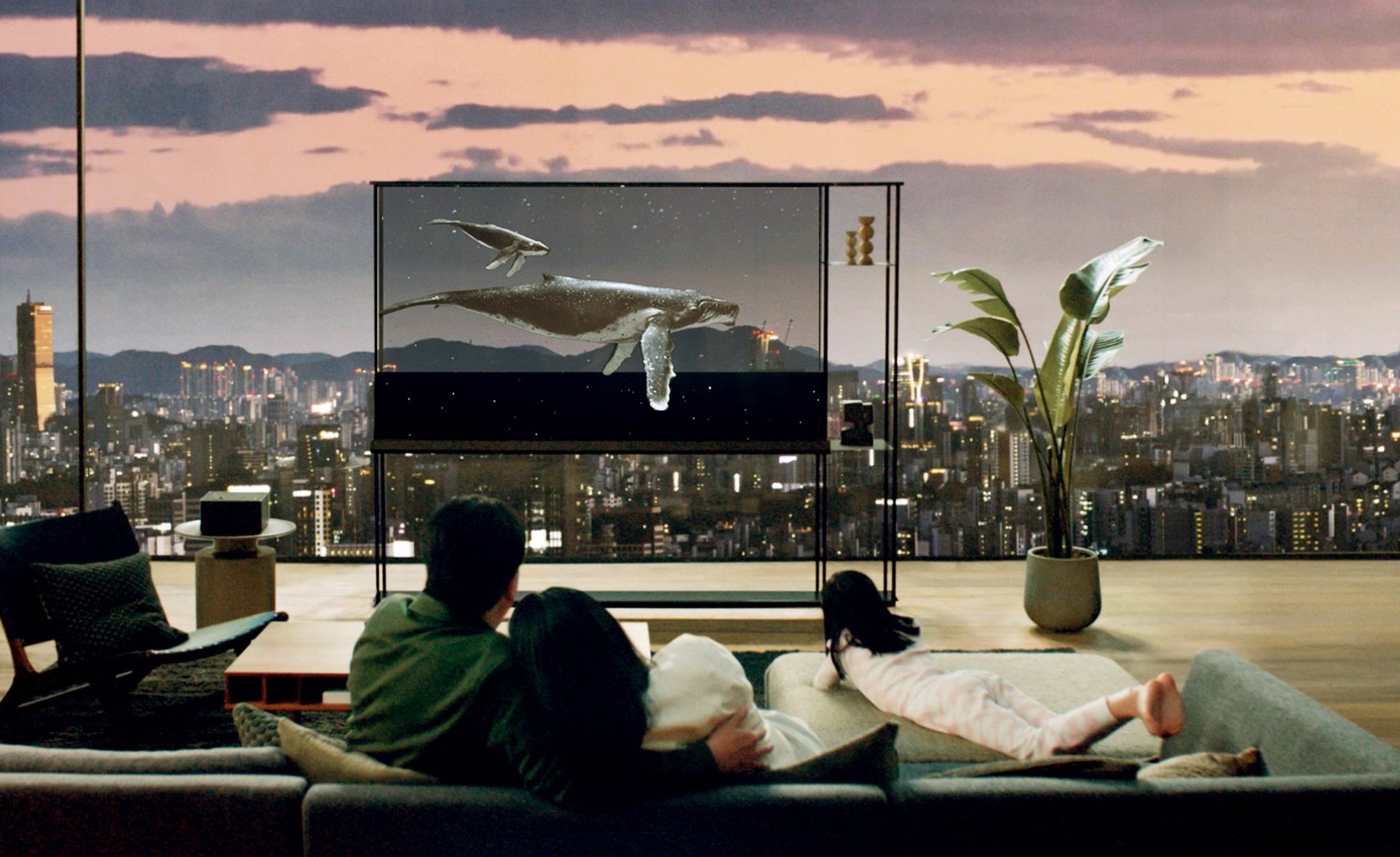 LG SIGNATURE OLED T_Lifestyle2_PR